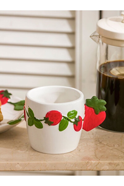 LC Waikiki Rmz Gi̇yi̇m Farkiyla Strawberry Embroidered Ceramic Mug 320 ml