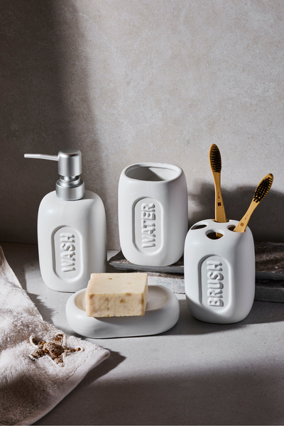 Perotti طقم حمام من 4 قطع من WELL MONO باللون الأبيض غير اللامع