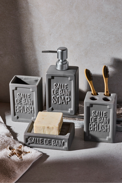 Perotti طقم حمام من الخزف الحجري باللون الرمادي غير اللامع من WELL FRENCH مكو...