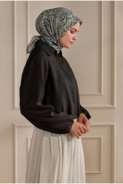 SilkTouch وشاح رمادي بيزلي منقوش طبيعي