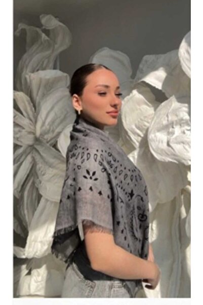 ANBLYs COLLECTION Ethnic D Patterned Self-Fabricated Shawl with Edges Tassele...