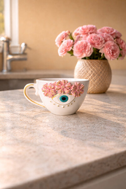 MeGgDecor Spring Woman Eye Mug
