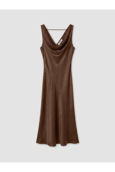 LC Waikiki Flowy Collar Satin Dress