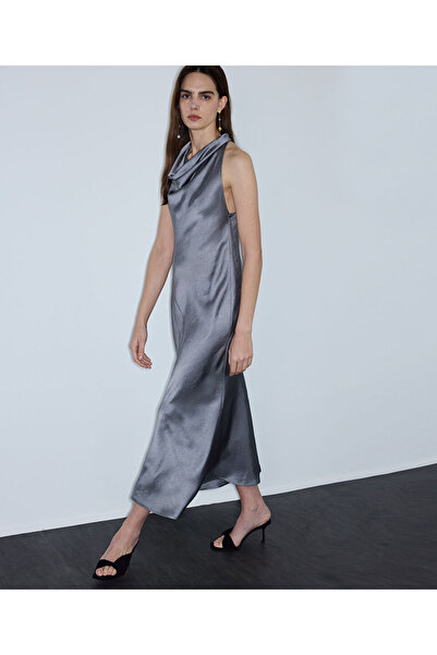 İpekyol Parlak yüzeyli degaje yaka elbise