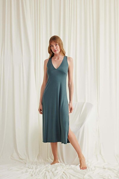Findit Low-Cut Lace Nightgown with Neck and Back Slits