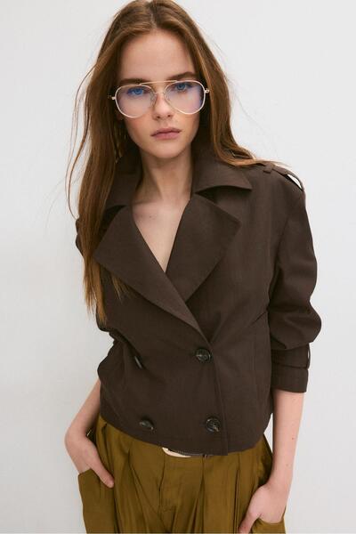 Stradivarius Kısa kruvaze trençkot