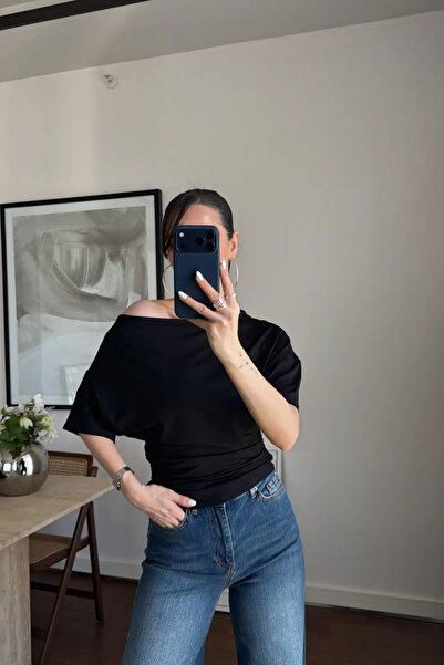 mielva Γυναικεία μαύρη ασύμμετρη μπλούζα με λεπτομέρεια στους ώμους