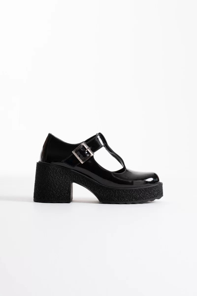 Belinora Pantofi casual de damă din piele lacuită neagră TR06MS06C
