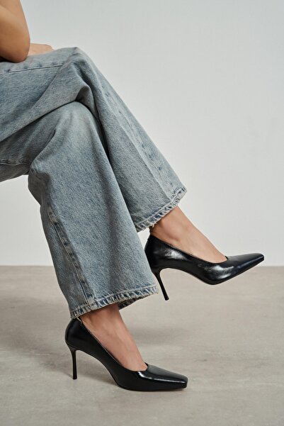 NİŞANTAŞI SHOES Zivy Siyah Rustik Desenli Küt Burun 7-8 Cm Topuk Boyu Topuklu...