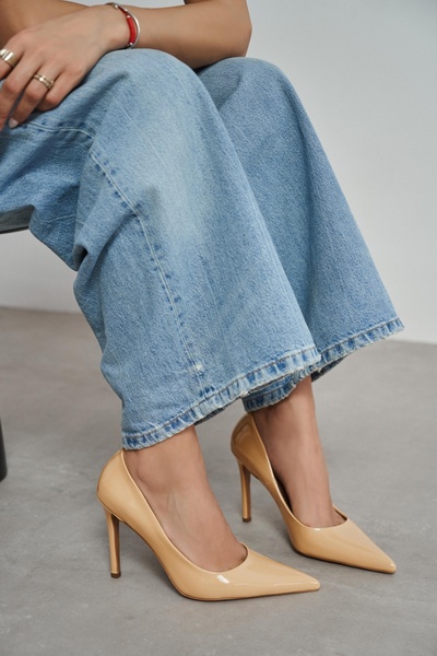 NİŞANTAŞI SHOES Γυναικείο στιλέτο Lunara σε μπεζ λουστρίνι με μυτερή μύτη