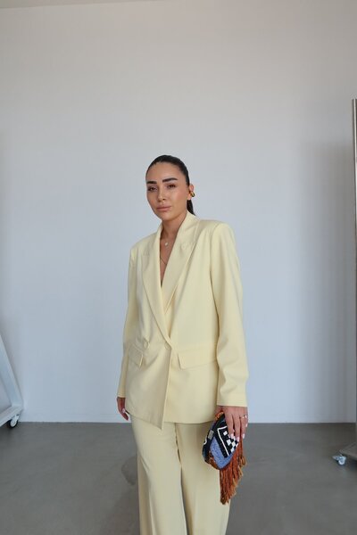 Özge Özgenç Jachetă blazer cu guler dublu