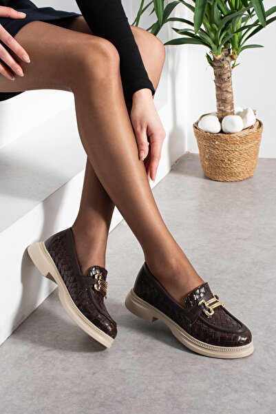 Hepici Γυναικεία κλασικά παπούτσια με καφέ πλεκτό σχέδιο, άνετη σόλα και χρυσ...