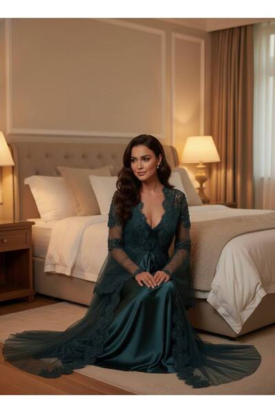 NAHAWAND Emerald Green Lace Piece Luxury Satin Robe and Nightgown Set - Elega...