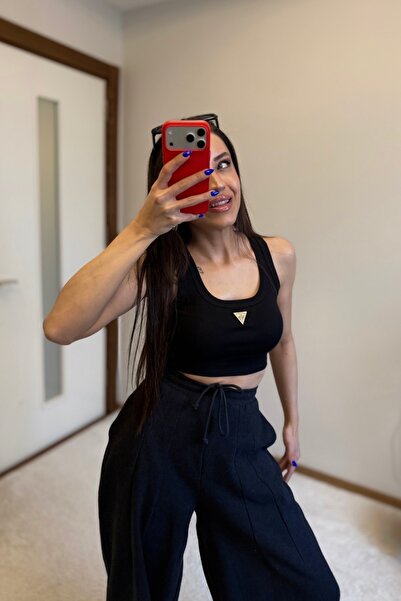 MoyStore قميص داخلي أسود مزين بالمسامير من Guss بقصة قصيرة