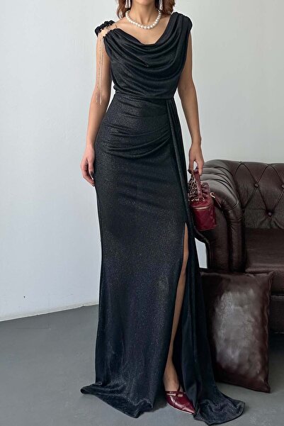 XXL BUTİK Kadın Siyah Zincir Detaylı Simli kumaş Işıltılı Uzun Abiye Elbise E...