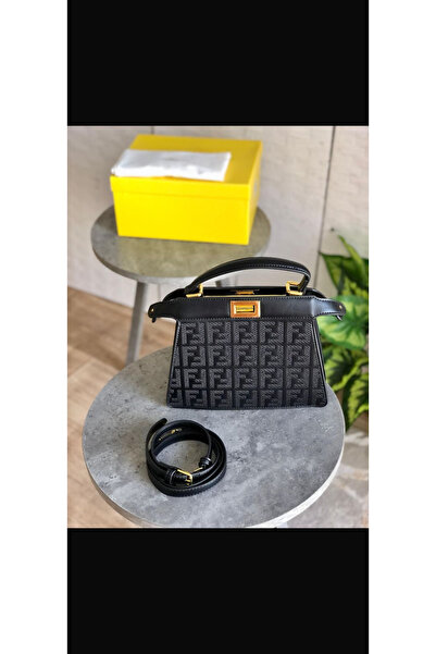 Generic Elegant and luxurious women's Shoulder Bag with all accessories