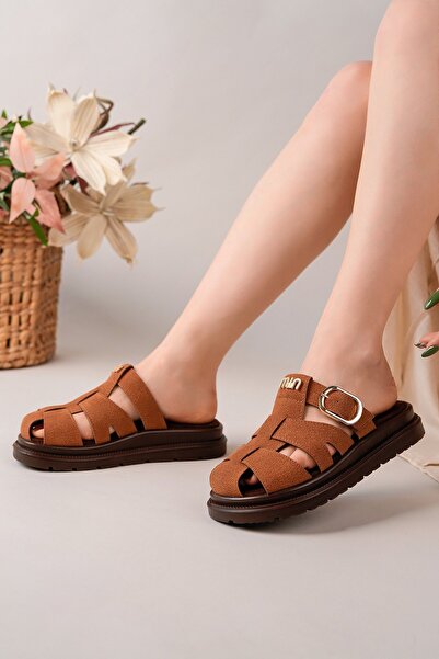 BAHRİNA Women's Gladiator Closed Front Buckled Slipper