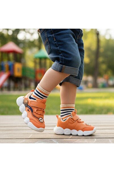 OEM Children's sports shoes, flexible and breathable, for casual wear or ligh...