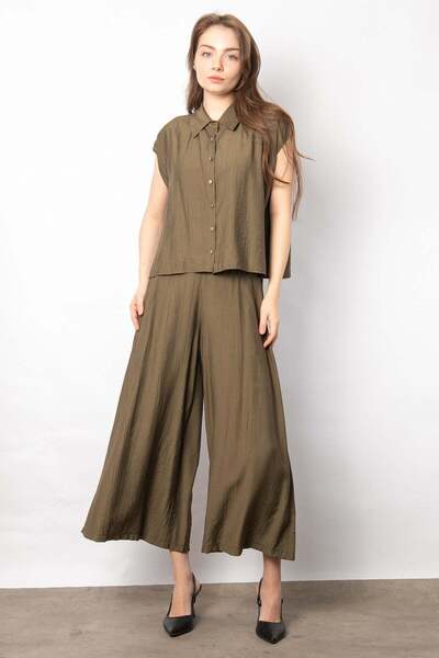 Jument قميص نسائي فضفاض بياقة وأزرار بأكتاف منسدلة - كاكي