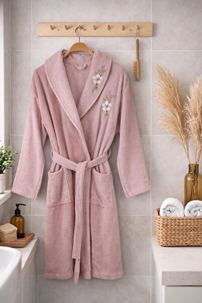 Baveno Women's Floral Embroidered Pocketed Shawl Bathrobe