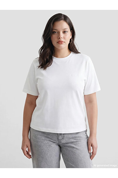 LC Waikiki Γυναικείο T-shirt Ecru Κανονική Λαιμόκοψη