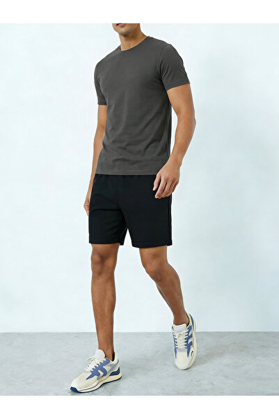 Take Two By Styli Men Solid Round Neck T-Shirt and Shorts Co-Ords
