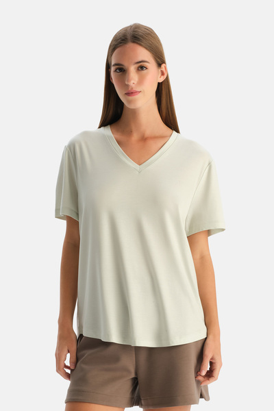 Dagi Ada Tea Women's V-Neck T-Shirt