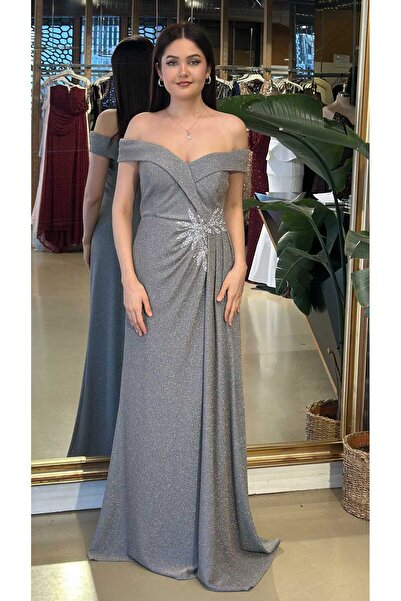 Abiyeniall Gümüş Madonna Yaka Taş Detaylı Yırtmaçlı Düz Kesim Simli Uzun Abiy...