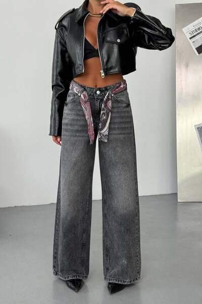 Joana Beatris Women's Oversize Black Jeans