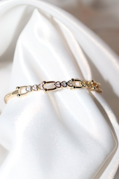 B&T Bujiteri Elegant Steel Handcuff Bracelet with Heart Detail