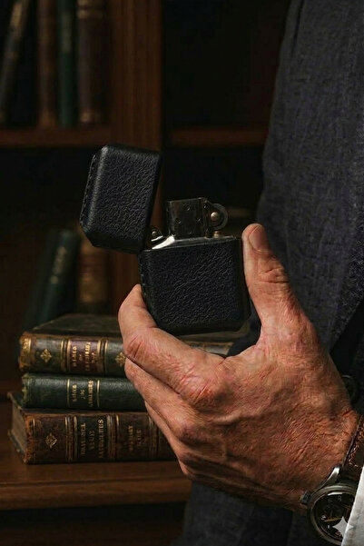 Morika El Yapımı Gerçek Deri Hediyelik Çakmak Siyah