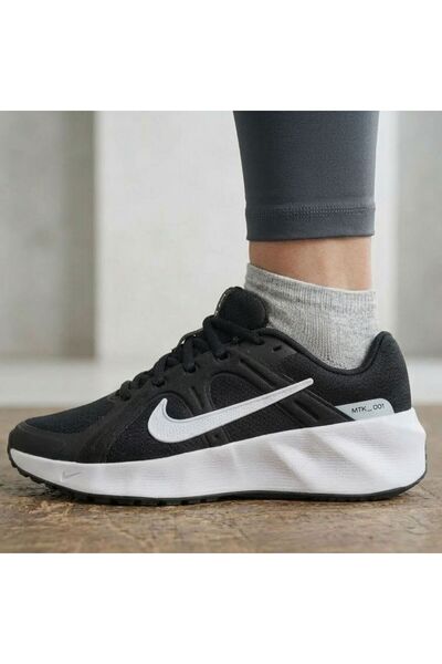 Nike Women's sports shoes w metro tek women's shoes