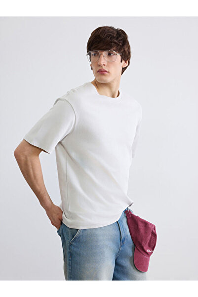 LC Waikiki Zero Roba Collar Men's T-Shirt from Uzg Store for Style Enthusiasts