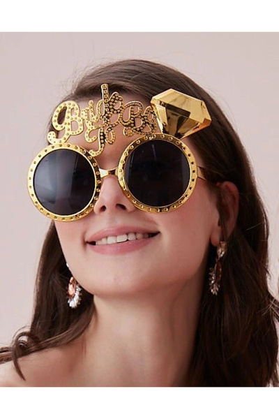 Livenda Gold Color Bride To Be Written Bridal Glasses