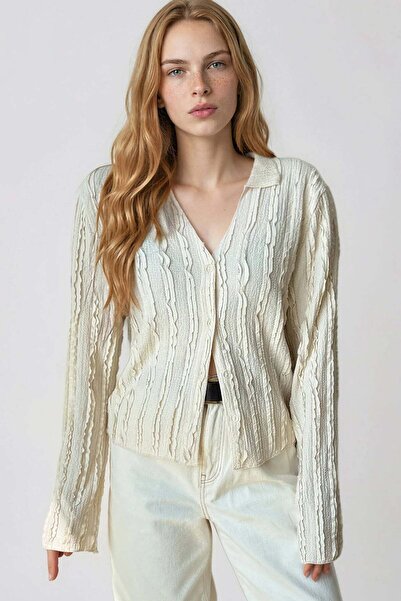 Trend Alaçatı Stili Women's Ecru V-Neck Spanish Sleeve Ruffle Fabric Shirt Al...