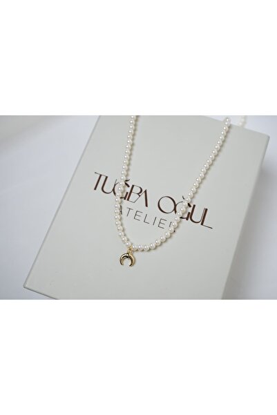 ATELİER TUĞBA قلادة MKOL021 على شكل هلال مرصعة باللؤلؤ