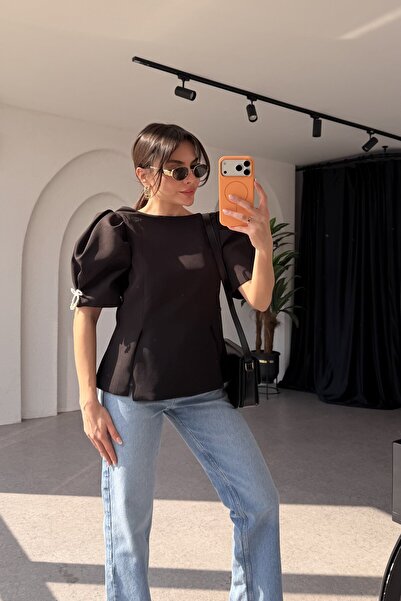 Gizem Ecemiş Lunabel Siyah Balon Kol İnci Detaylı Bluz