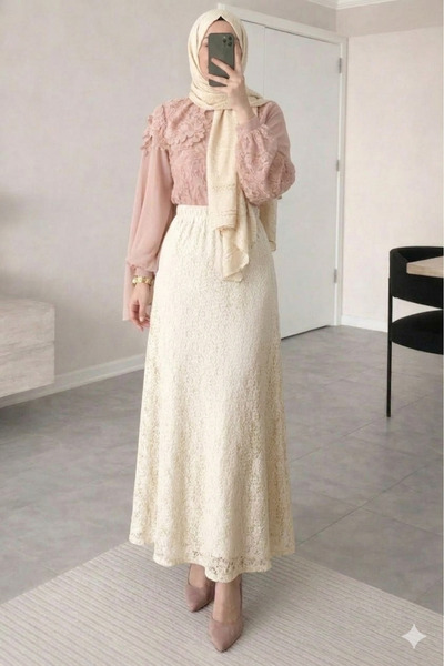 CNG MODA Stretch Fabric Lined Lace Piece Skirt