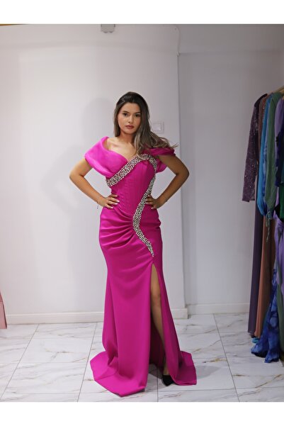 Angy Fashion Fuchsia dress with shiny details and voluminous shoulders Size: 40
