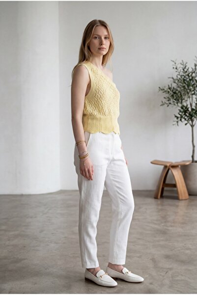 Altamira Women's Yellow One Shoulder Knitwear Blouse