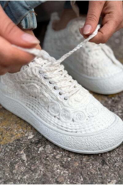 I Love Shoes Sarrin Women's Spar Shoes White Knitted