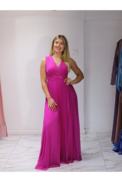 Angy Fashion Fuchsia pleated dress with a V-neck Size: 38