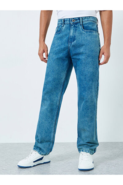 Styli Men Relaxed Fit Tinted Clean Jeans