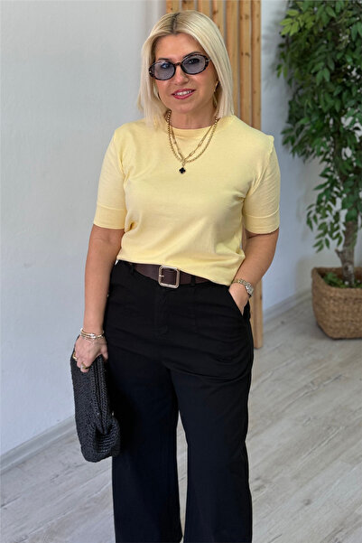 By Esra Celkan Yellow Crew Neck Short Sleeve Lycra Knitwear