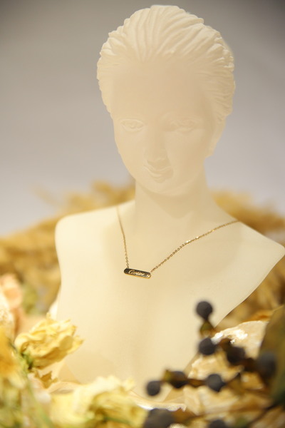 CHARM Colier Signature Bar – Minimal Chic