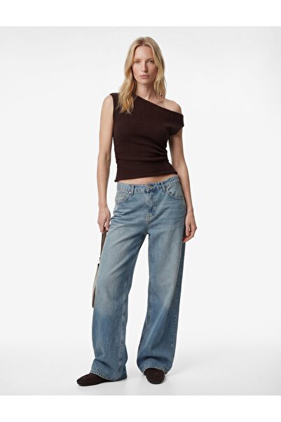 Koton Bürümcük Kumaş Slim Fit Dokulu Kolsuz Asimetrik Yaka Bluz