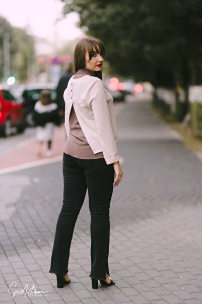 Angy Fashion Cămașă bej cu design stratificat și guler contrastant Mărime: 36