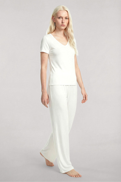Akbeniz Σετ πιτζάμες με λαιμόκοψη V και απαλή υφή, εκρού