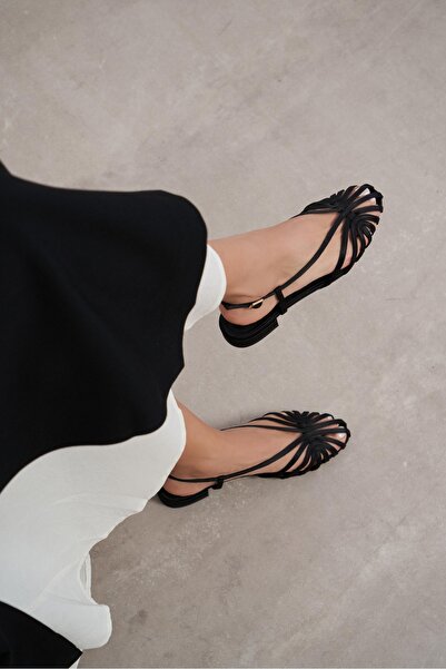 NİŞANTAŞI SHOES ليني بلاك ساتان حواف أسطوانية كعب عريض 1-2 سم للنساء صندل حذا...