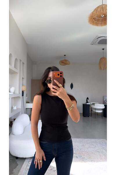 Buket Teke Black Boat Neck Cotton Athlete